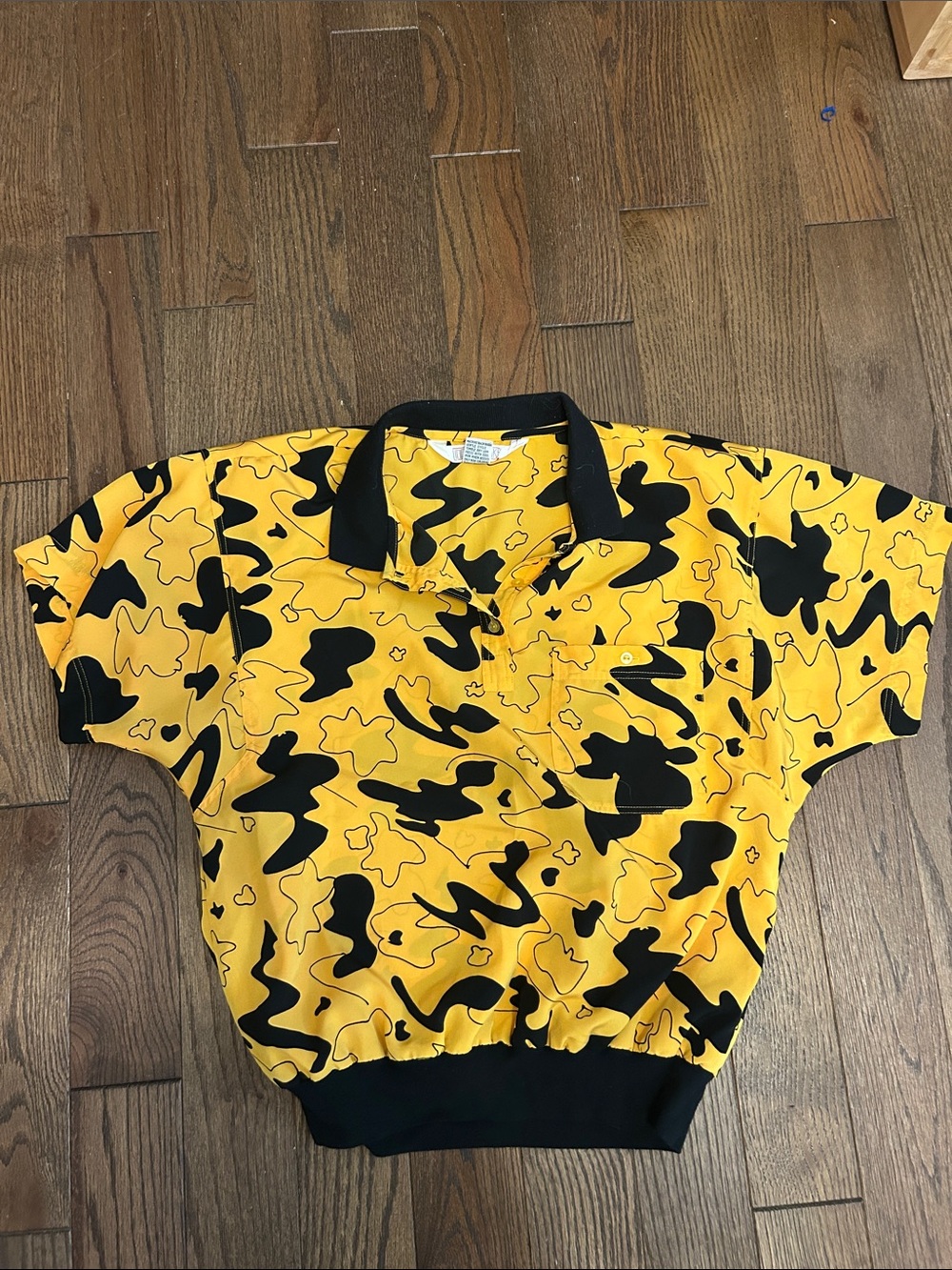 Black and yellow silky vintage shirt